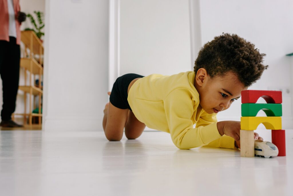 20 gross motor activities for toddlers at home no equipment needed (2)