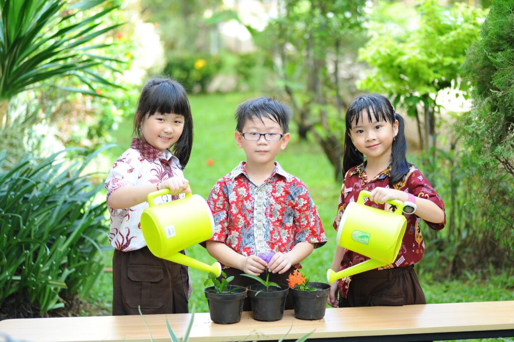 outdoor learning activities for kids taking education beyond the classroom (2)