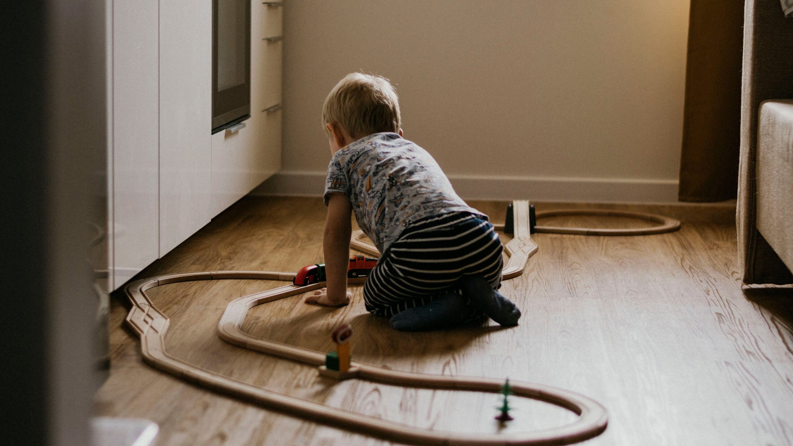 20 gross motor activities for toddlers at home no equipment needed