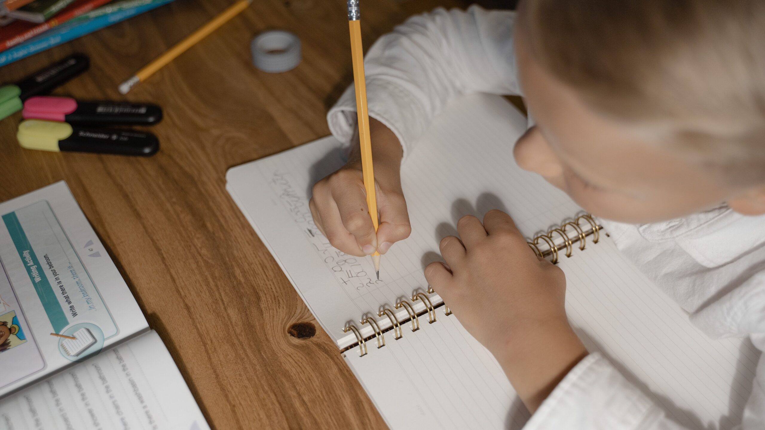 25 fun indoor activities for preschoolers to learn and play at home (5)