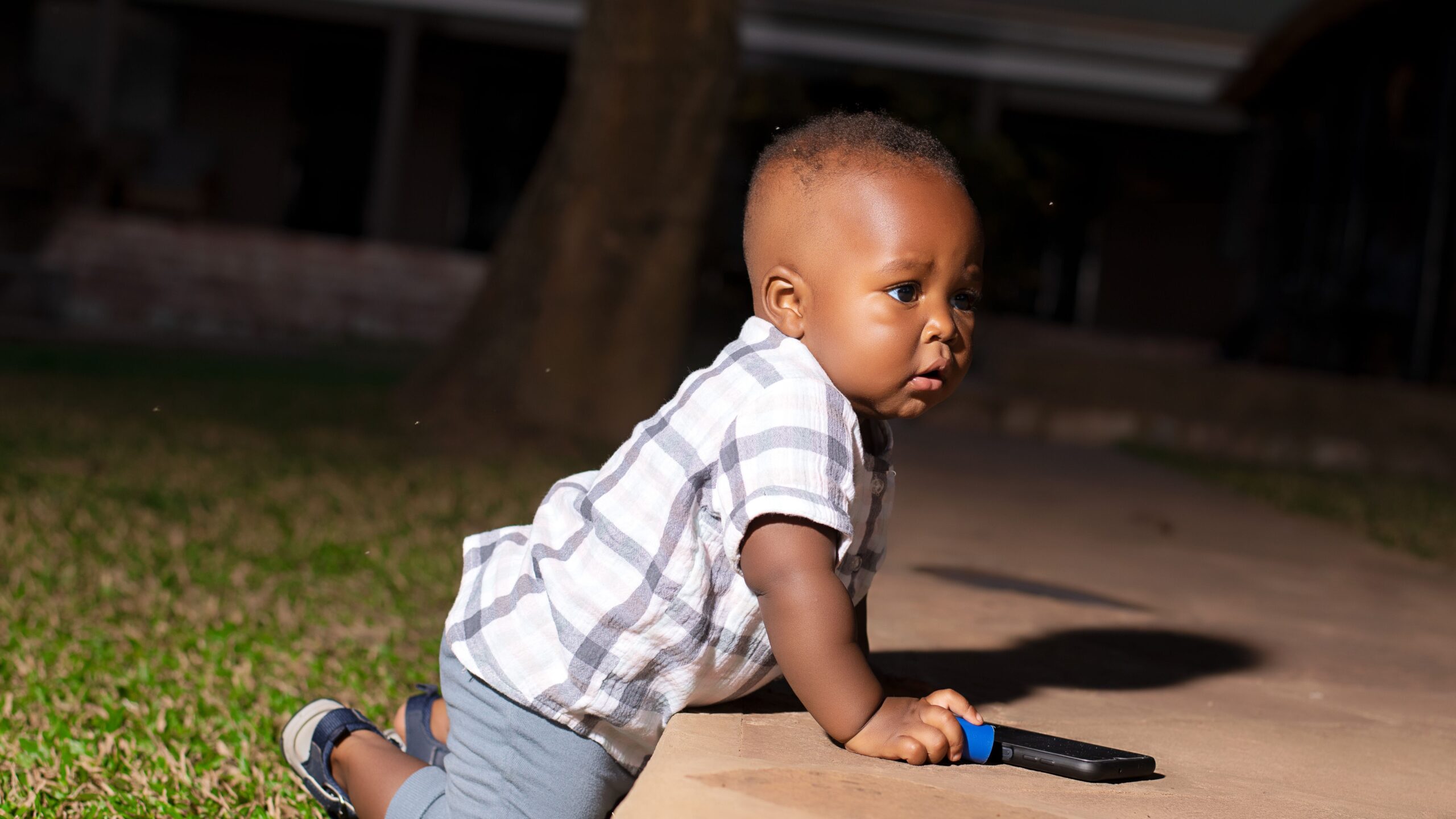 how to encourage your baby to crawl 15 activities that actually work (2)