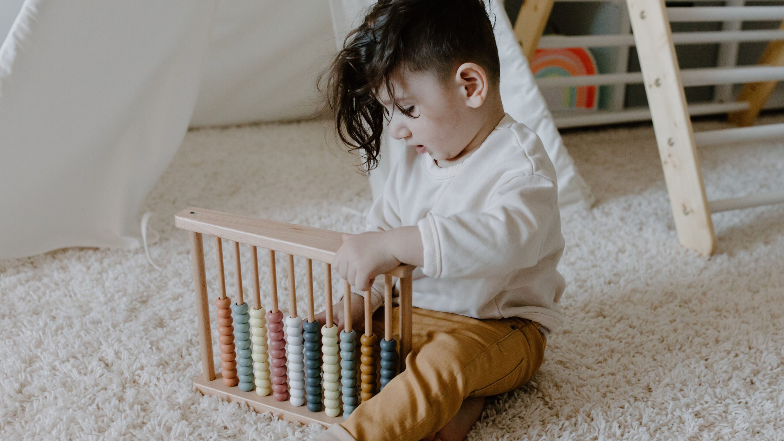 montessori activities for toddlers 25 simple ideas to build independence through play (7)